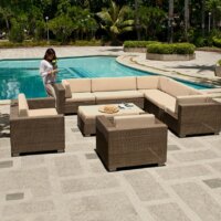 Moderne Terrasse mit Natursteinplatten mit Sitz-Lounge © BOREK