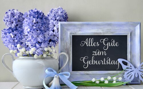 “Alles Gute zum Geburtstag” – Vorlagen für herzliche Glückwünsche + andere Sprachen