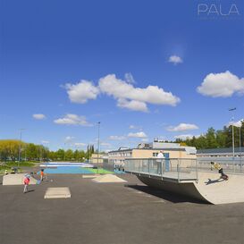 Skatepark mit abwechslungsreichen Beton Elementen -...